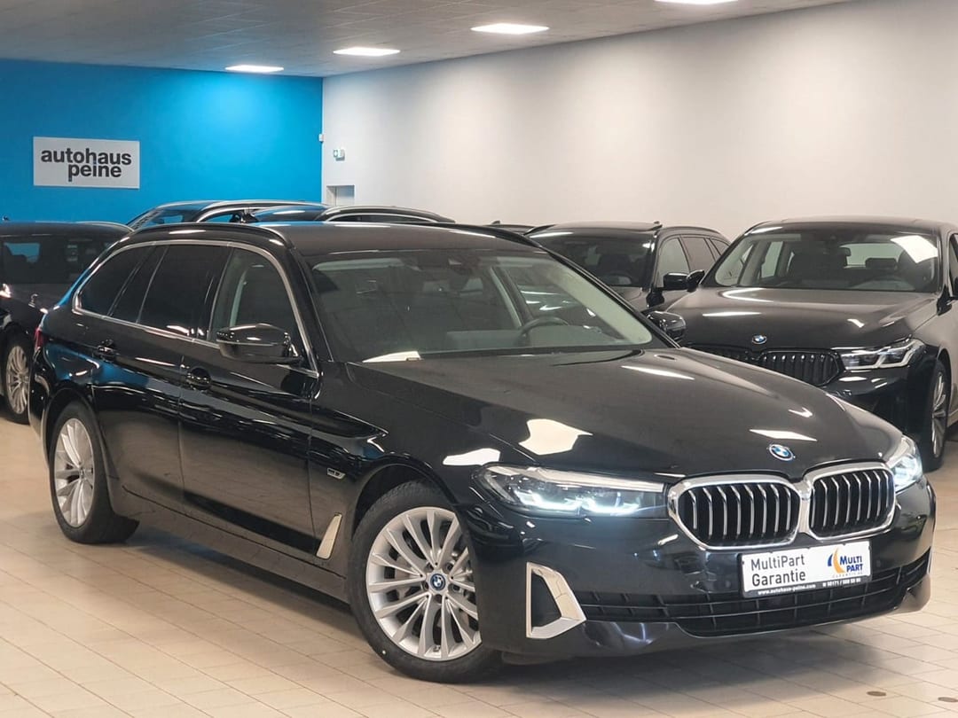 BMW 530e LuxuryLine SportBoost 2022