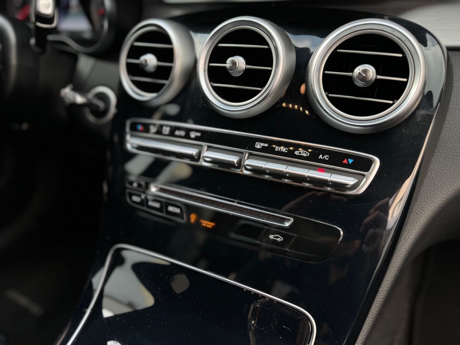 Mercedes-Benz C 180 CGI*AMG-LINE*NIGHTPAKET*AUTOM*LED*TEMPOMAT foto 13