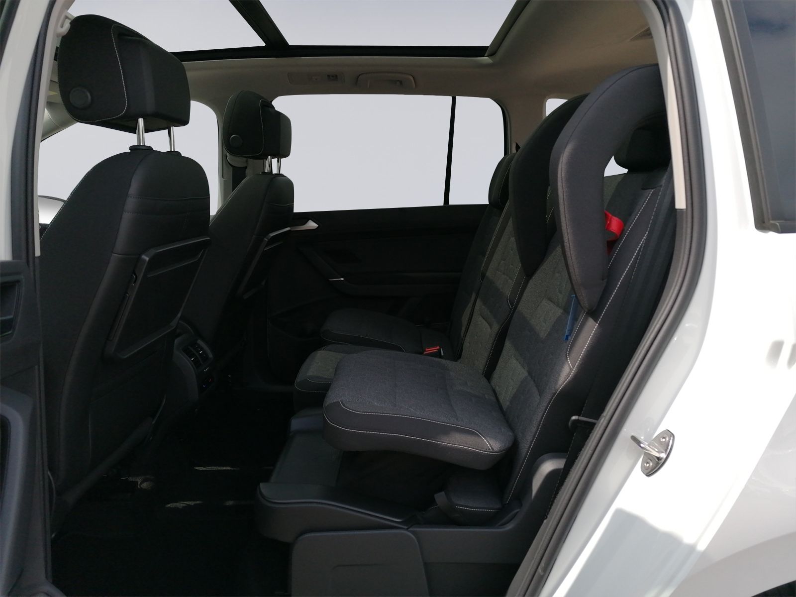 Volkswagen Touran R Line 1.5 TSI DSG PANO+AHK+7-SITZE+ foto 12