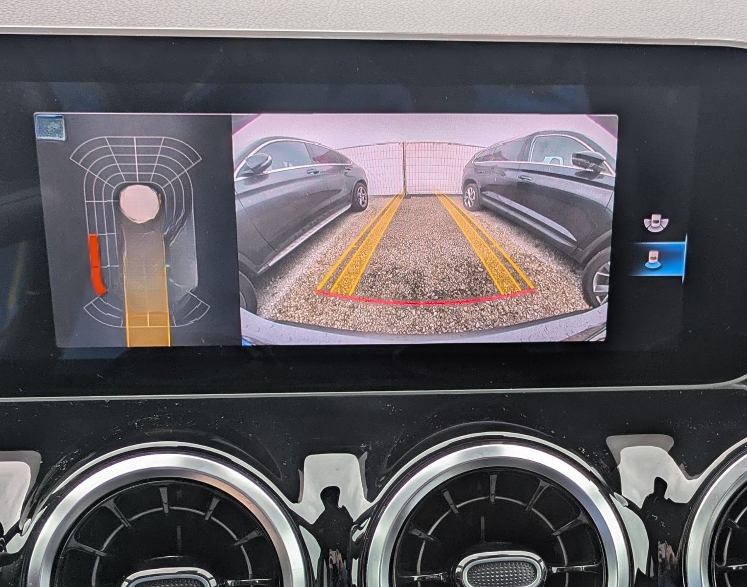 Mercedes-Benz B 180 d AMG PDC Kamera Alcantara foto 13