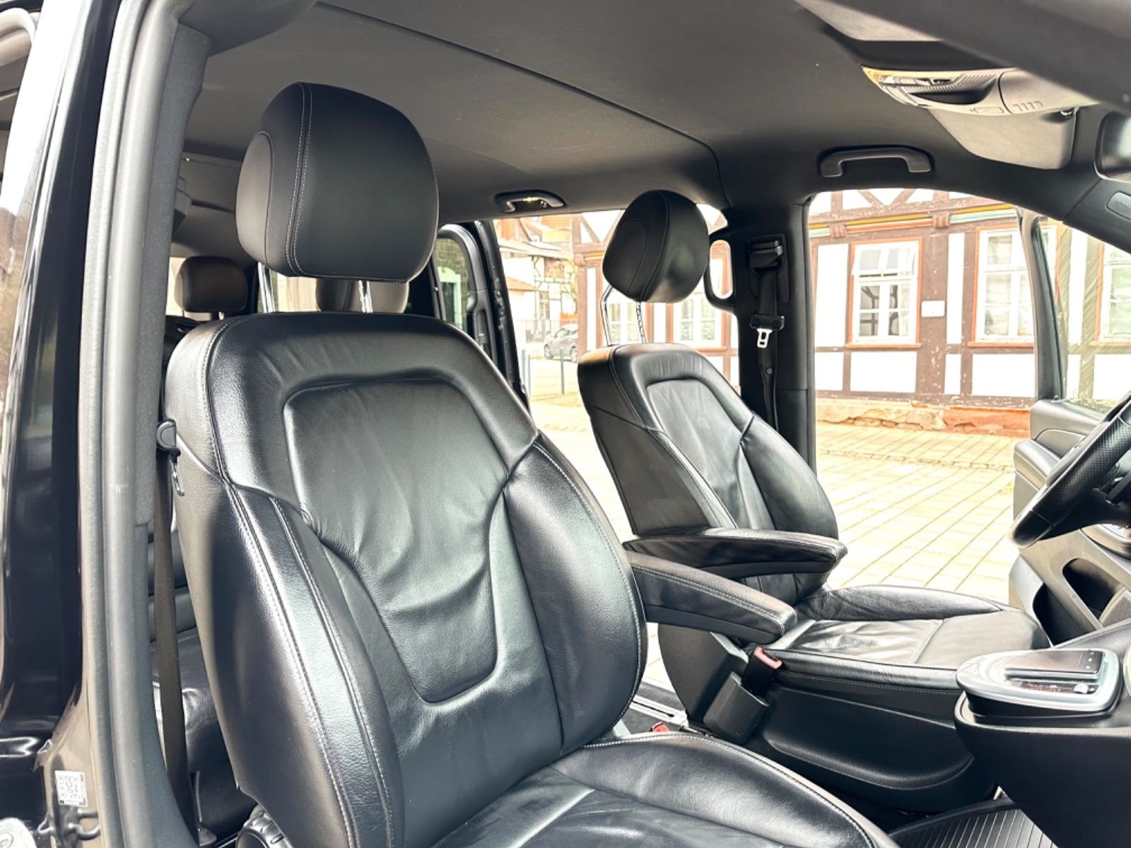 Mercedes-Benz V 300 d Lang AMG. 7 Sitze Automatik Avantgarde foto 22