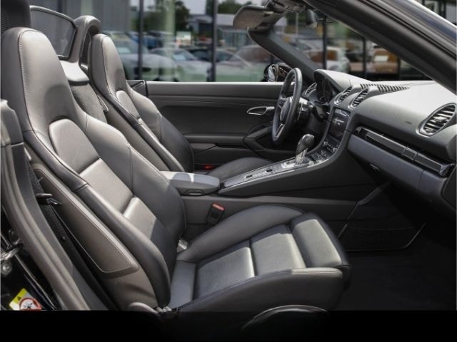 Porsche Boxster 718 foto 24