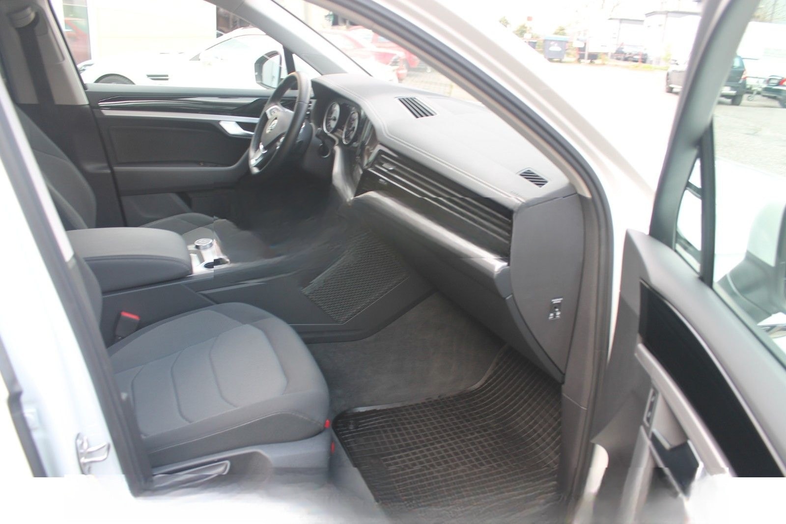 Volkswagen Touareg 3.0 V6 TDI 4MOTION DSG LED AHK RÜKA foto 7