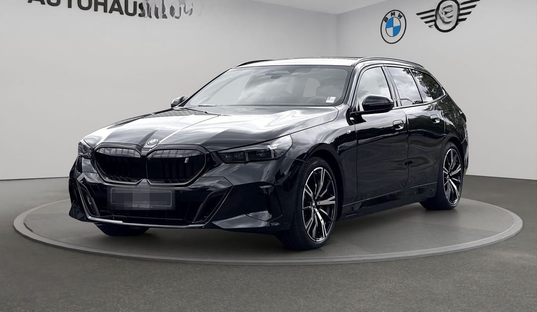 BMW i5 xDrive40 Tour. M Sport Pro 2026