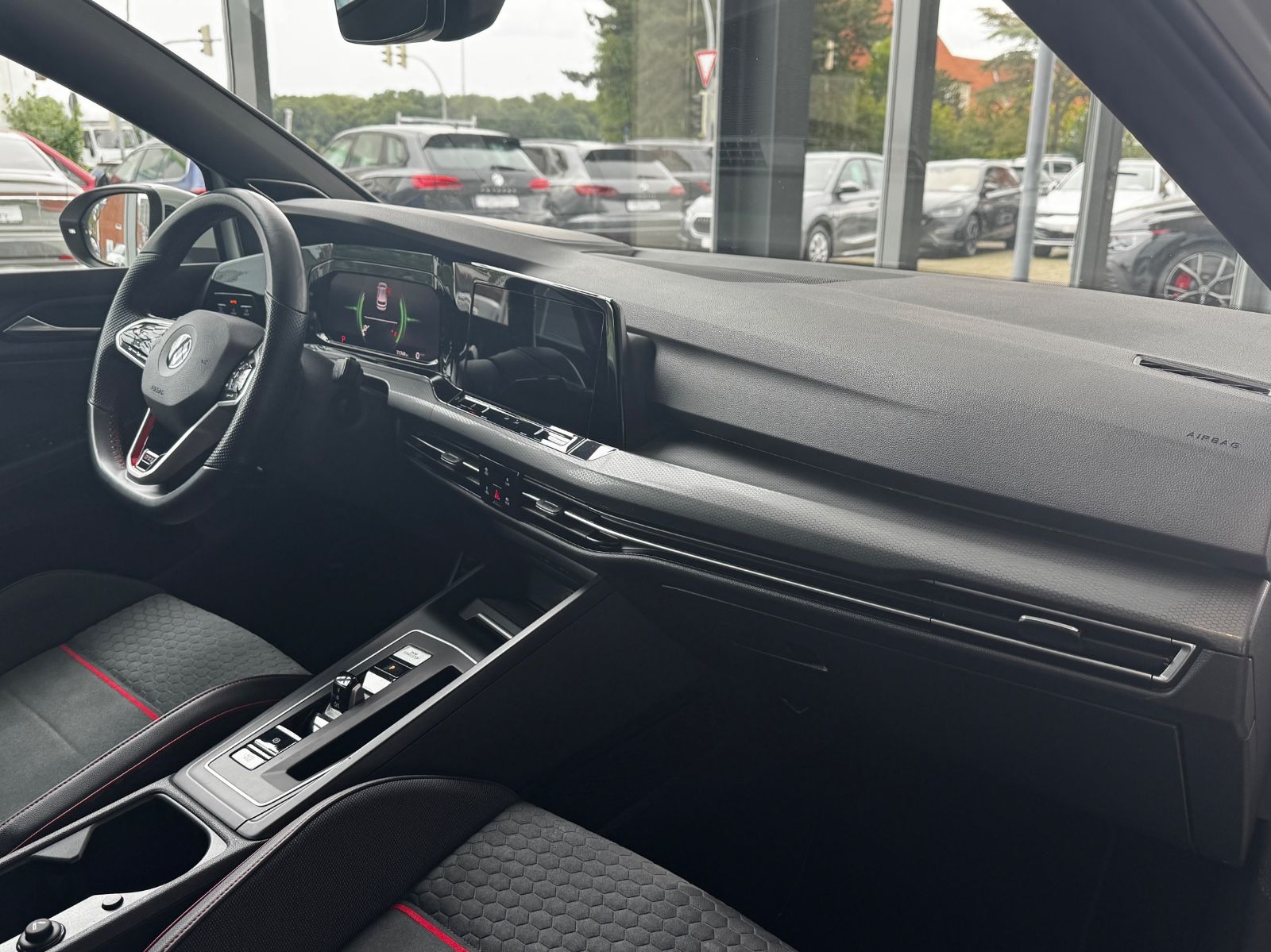 Volkswagen Golf VIII Lim GTI Clubsport 2.0 TSI"Matrix/Pano" foto 12