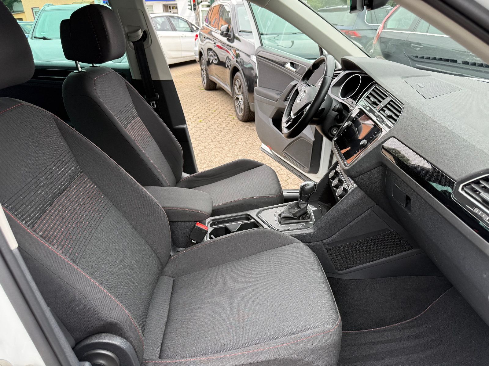 Volkswagen Tiguan Sound BMT/Start-Stopp DSG Automatik foto 10