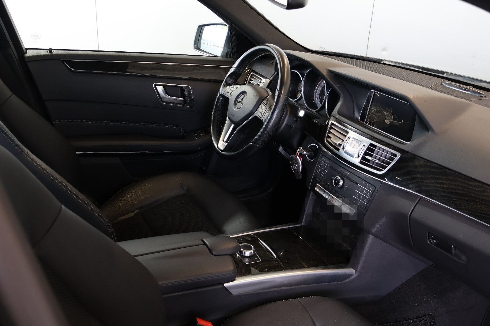 Mercedes-Benz E 220 4Matic Avantgarde COMAND+ILS+18"+AHK foto 11