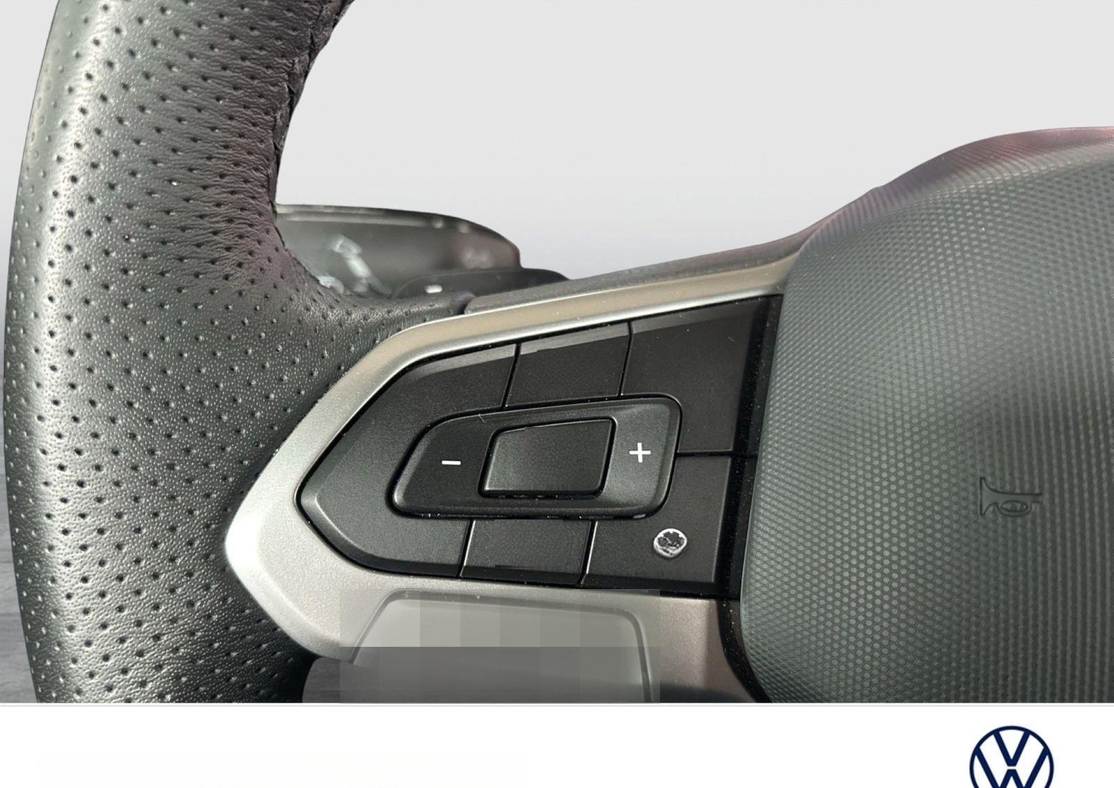 Volkswagen Golf Variant VIII 2.0 R-LINE BLACKSTYLE PANO CAM foto 13