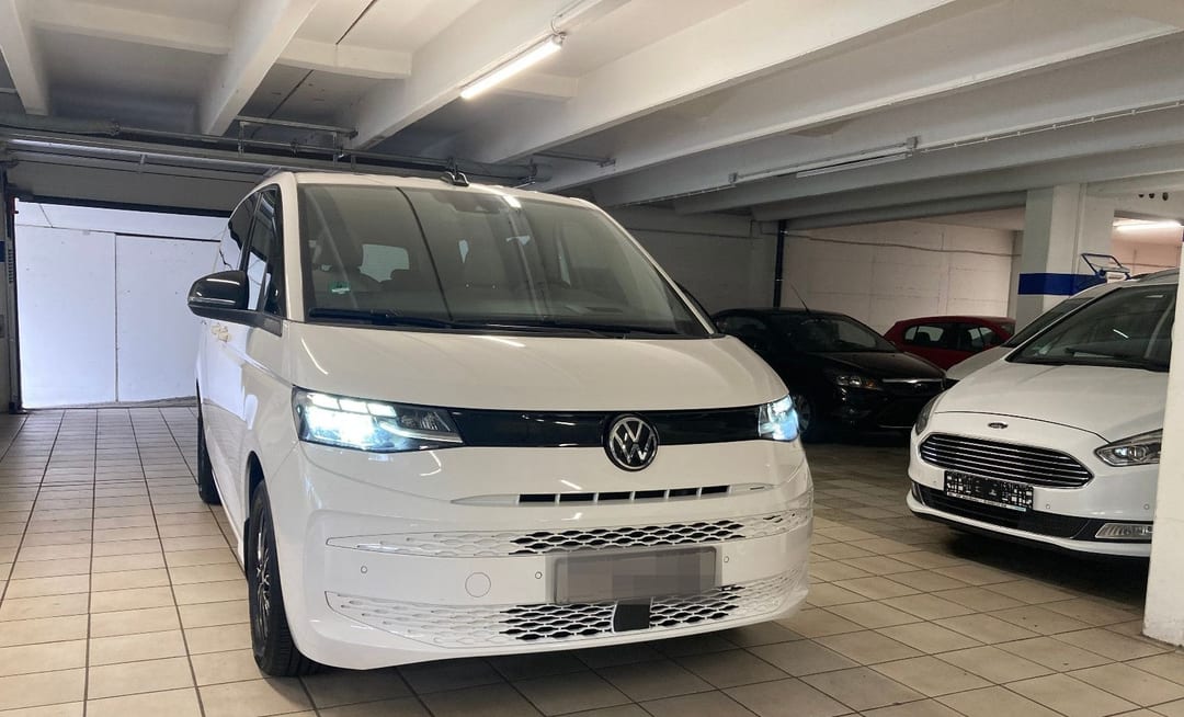 Volkswagen T7 Multivan 2.0 TSI LR 2024