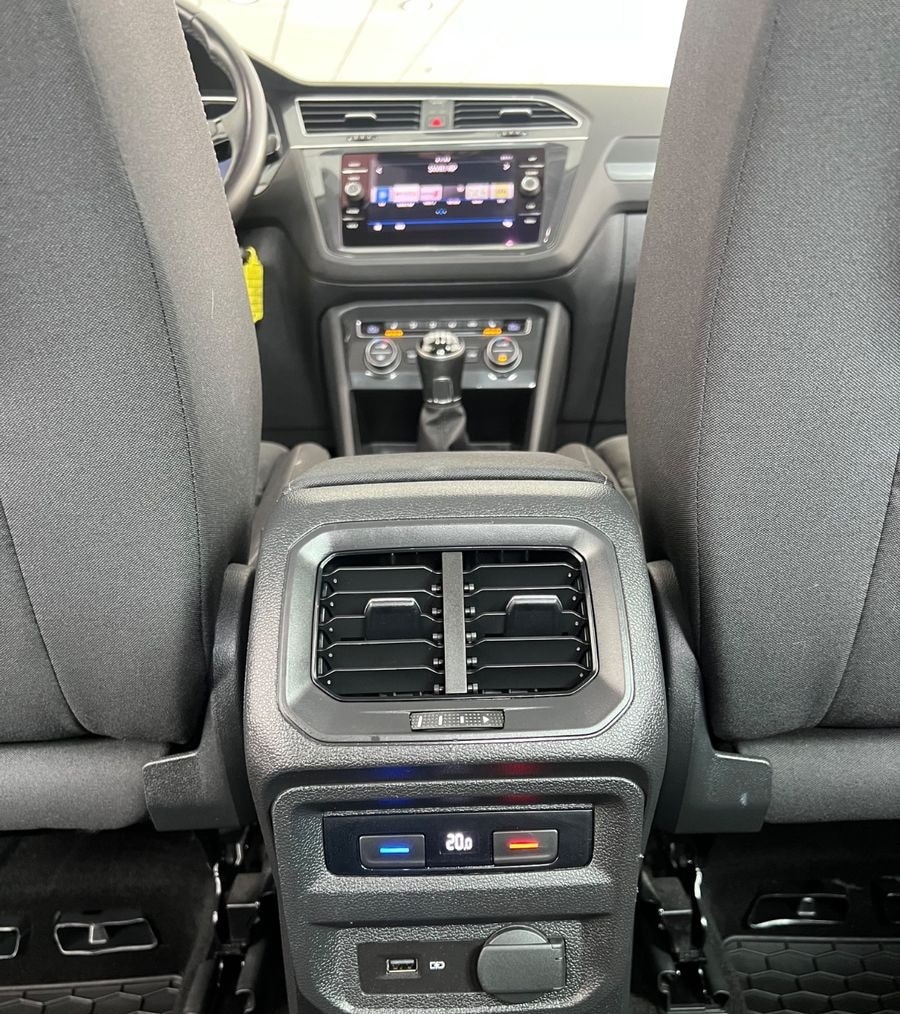 Volkswagen Tiguan Comfortline 2.0TDI *DIGITALTACHO*LED*360° foto 20