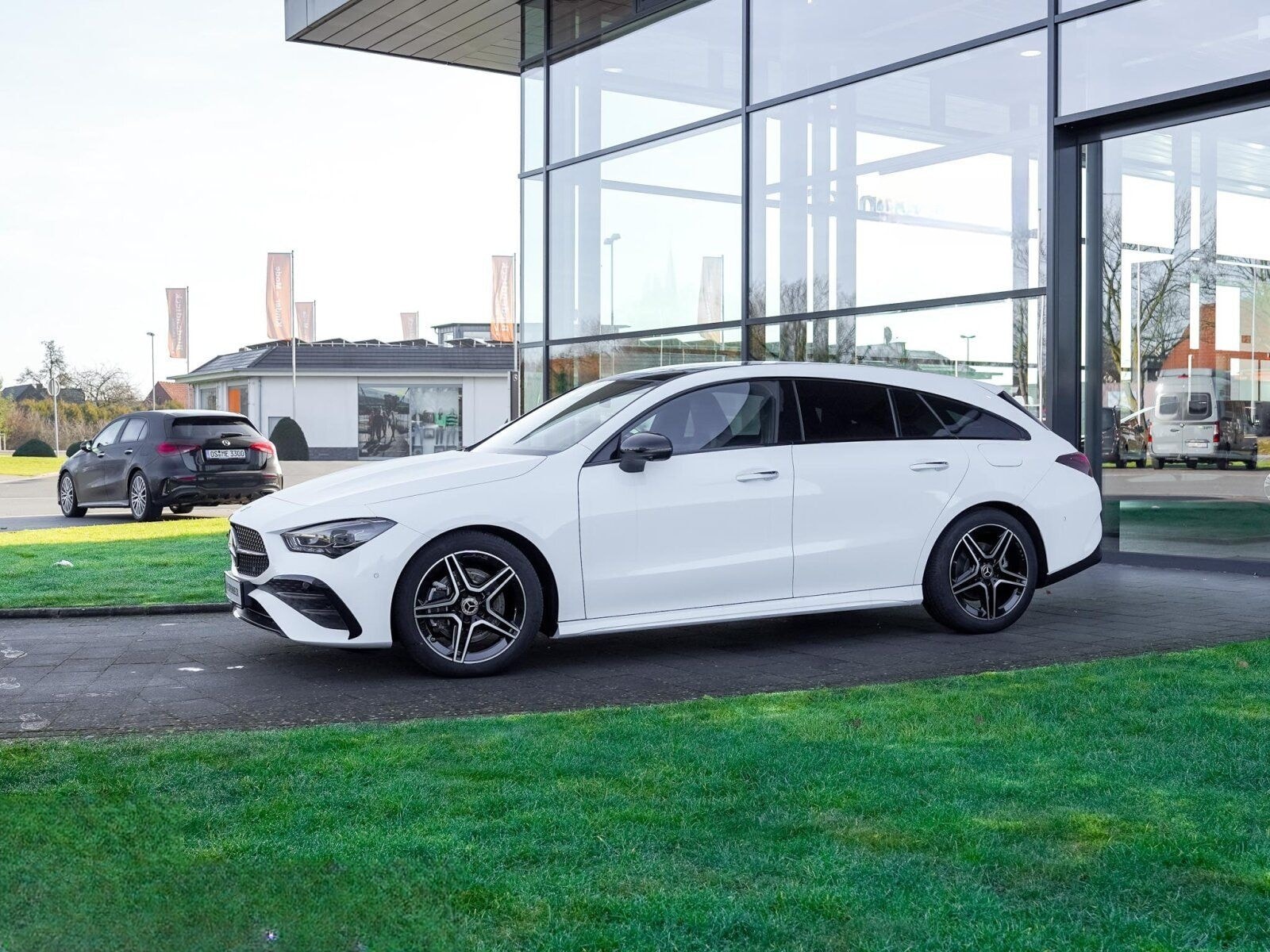Mercedes-Benz CLA 200 SB AMG 360° FAP Pano Night Distr CarPlay foto 2