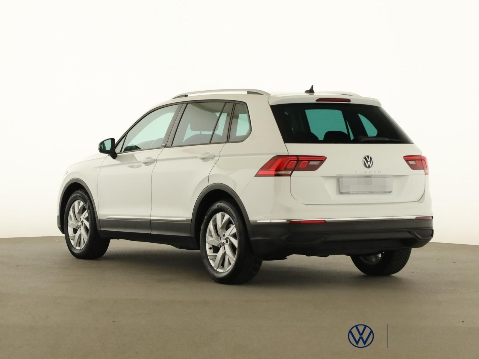 Volkswagen Tiguan 1.5 TSI Active+NAVI+ACC+RFK+GJR+PDC+LED foto 4