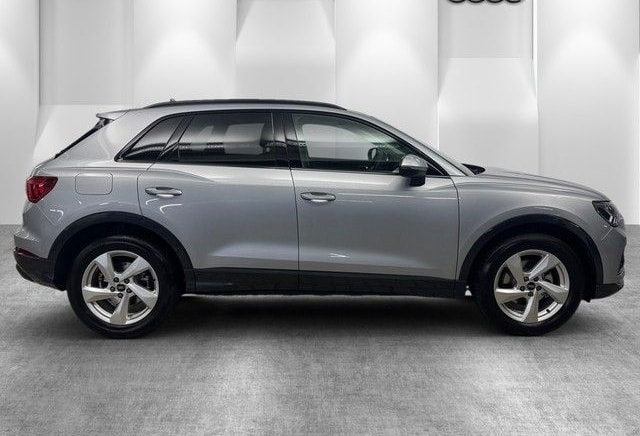 Audi Q3 35TFSI AHK ACC LED EINPARKH NAVI SITZH foto 13