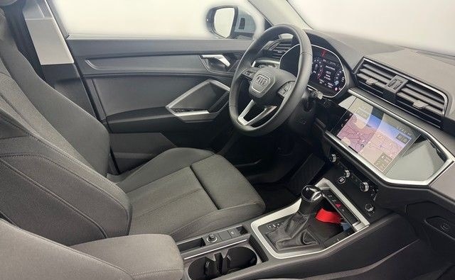 Audi Q3 35TFSI AHK ACC LED EINPARKH NAVI SITZH foto 20