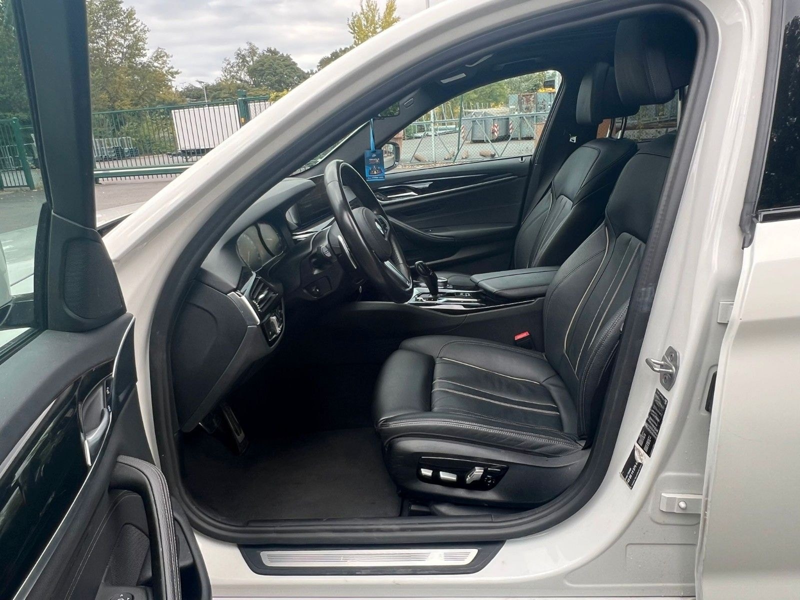 BMW 530d/MSport/Cam/Keyless/SpurAss/Ambiente/Laser foto 11