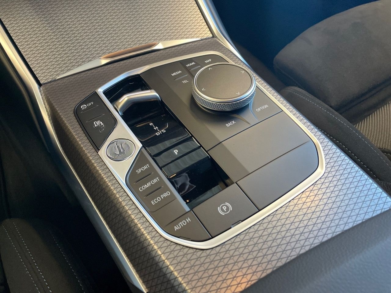 BMW 318i Touring M-Sport LED HIFI Sportpaket Navi foto 15