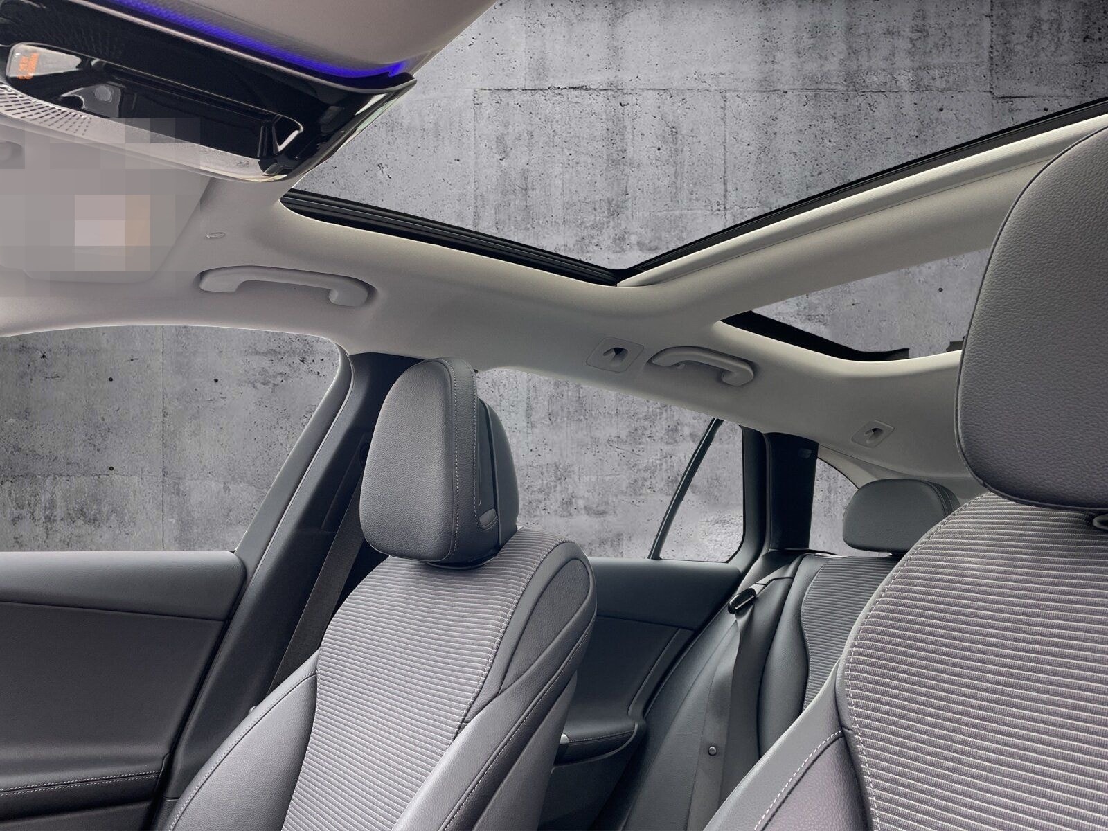 Mercedes-Benz C 180 T AVANTGARDE+PANO+KAMERA+EASYPACK+LED+SHZ foto 19