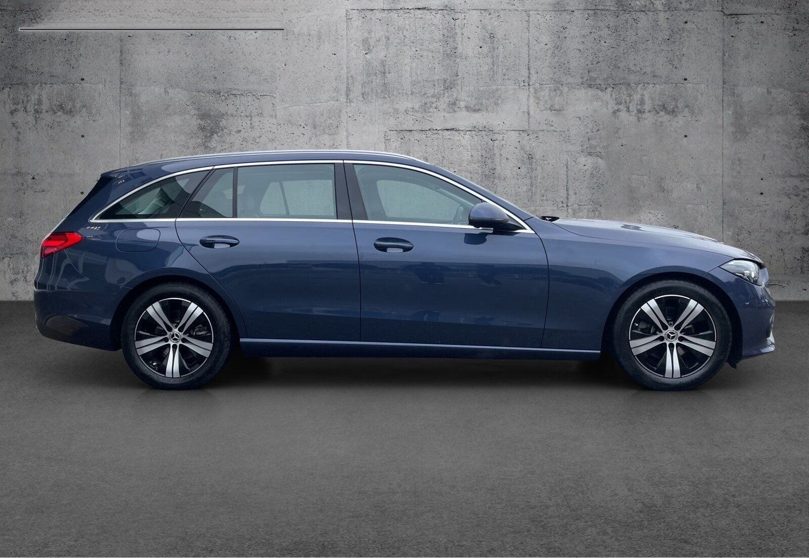 Mercedes-Benz C 180 T AVANTGARDE+PANO+KAMERA+EASYPACK+LED+SHZ foto 4