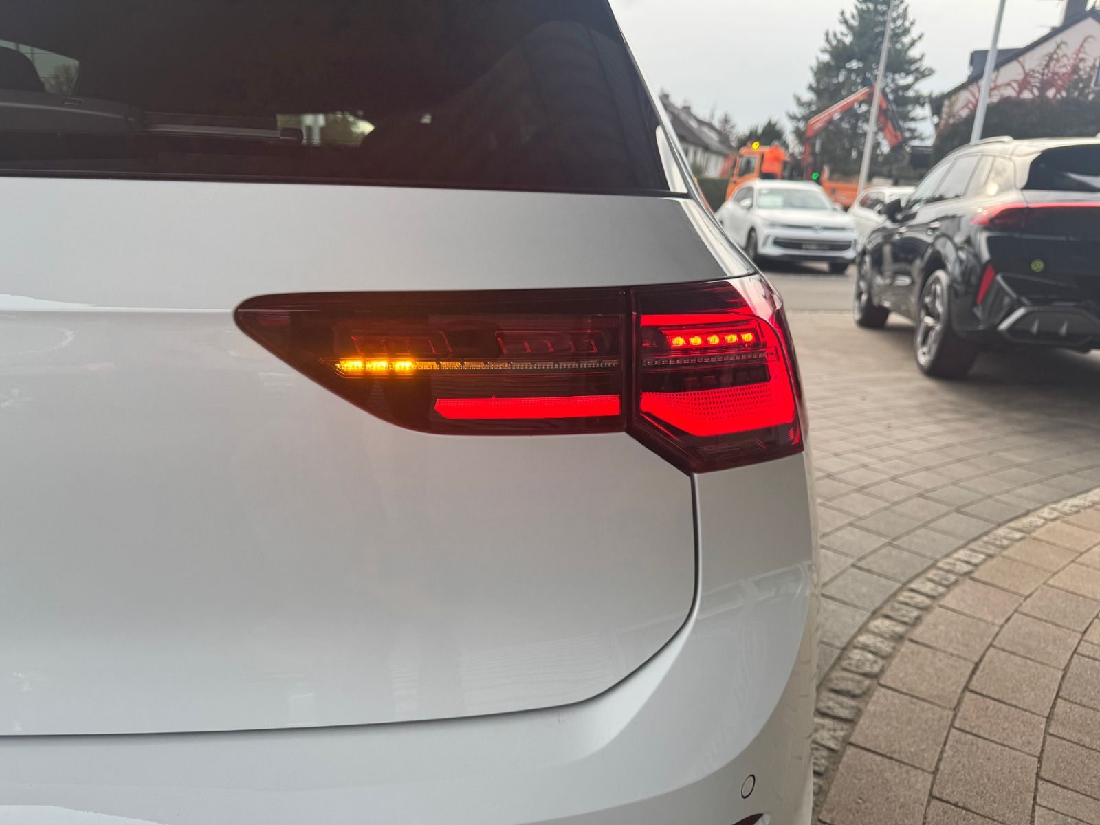 Volkswagen Golf VIII GTI Clubsport 2.0 TSI DSG PANO/19"/DCC foto 10