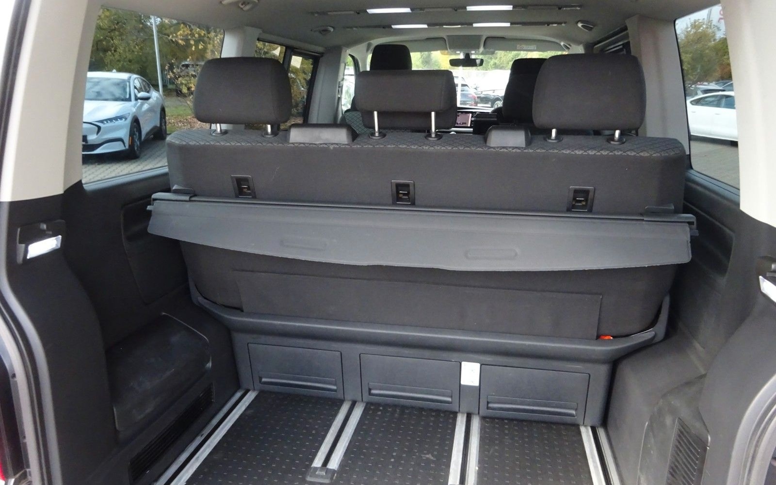 Volkswagen T6.1 Multivan 150PS DSG KR Navi Tempomat 7-Sitze foto 14