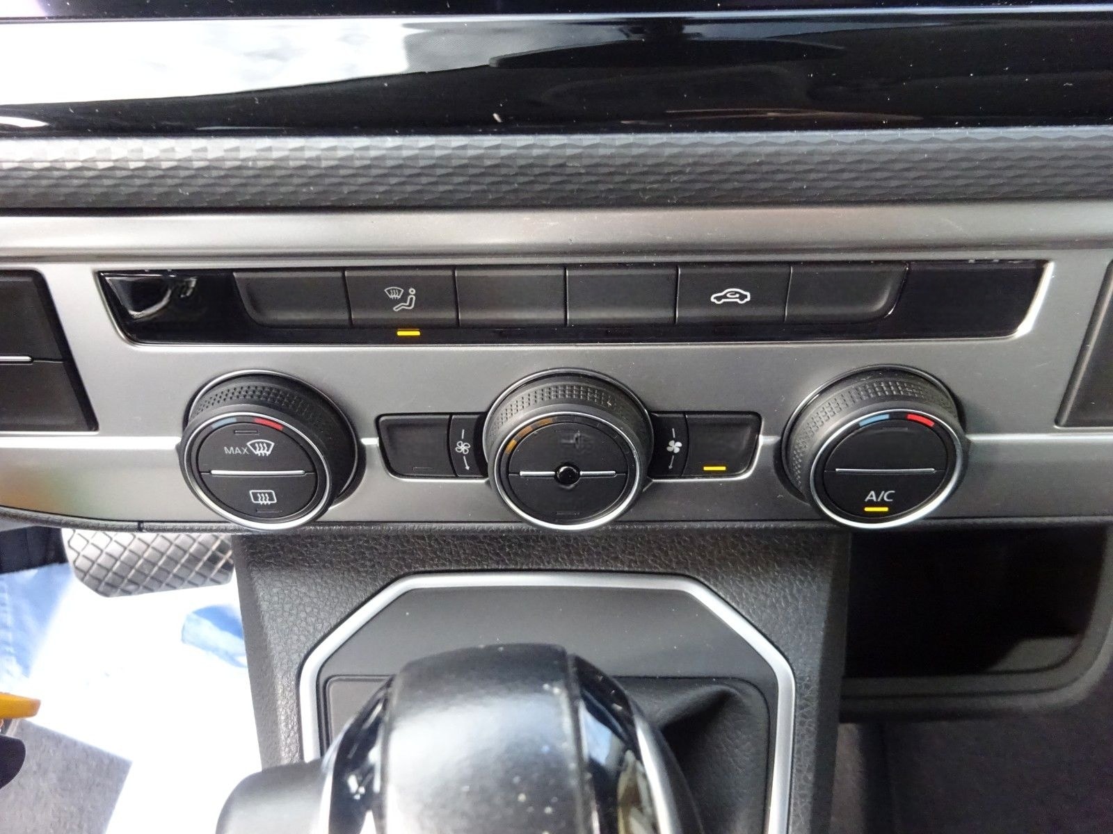 Volkswagen T6.1 Multivan 150PS DSG KR Navi Tempomat 7-Sitze foto 21