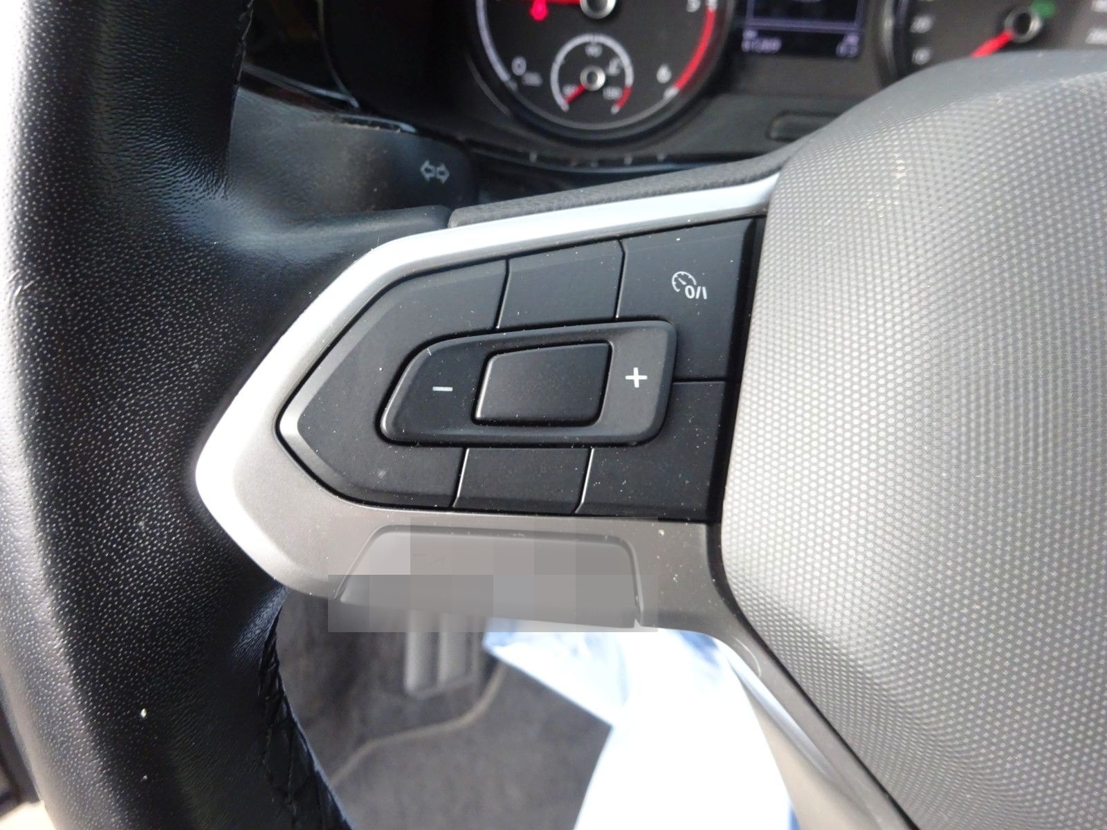 Volkswagen T6.1 Multivan 150PS DSG KR Navi Tempomat 7-Sitze foto 24