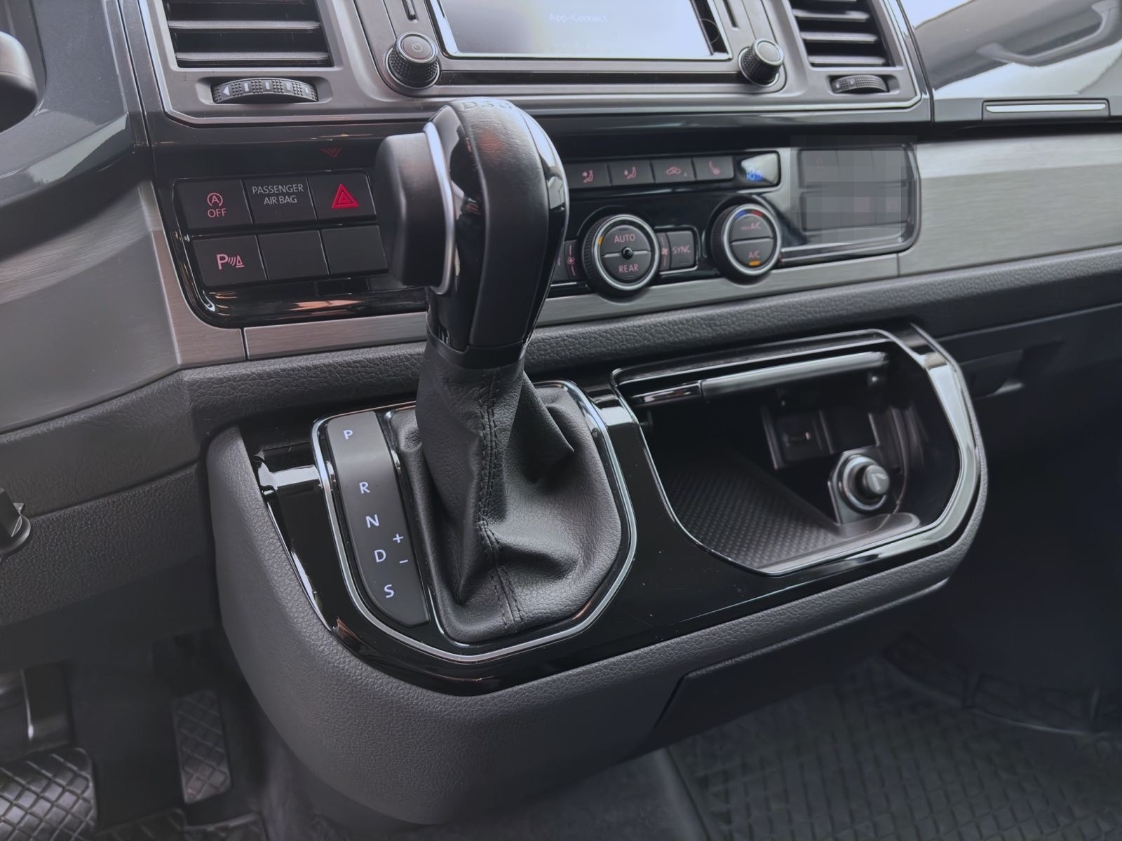 Volkswagen T6 Multivan 2.0 TDI DSG COMFORTLINE AHK ACC NAVI foto 13