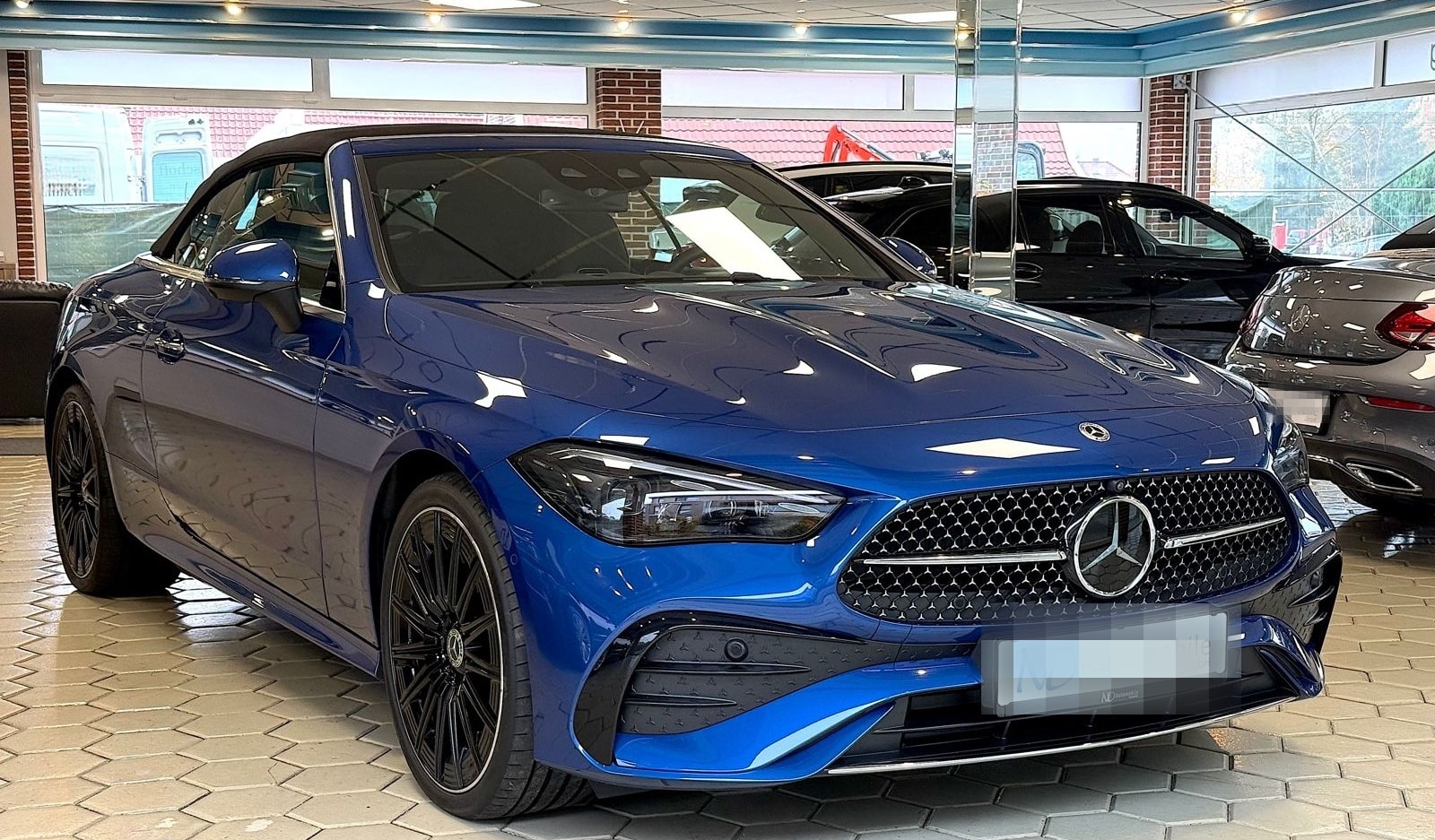 Mercedes-Benz CLE 300 Cabrio 4Matic AMG Line Premium Plus foto 4