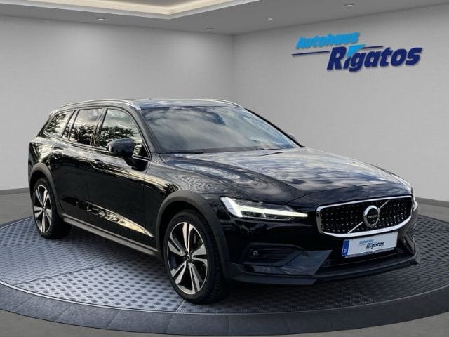 Volvo V60 Cross Country B5 AWD Ultimate 2024