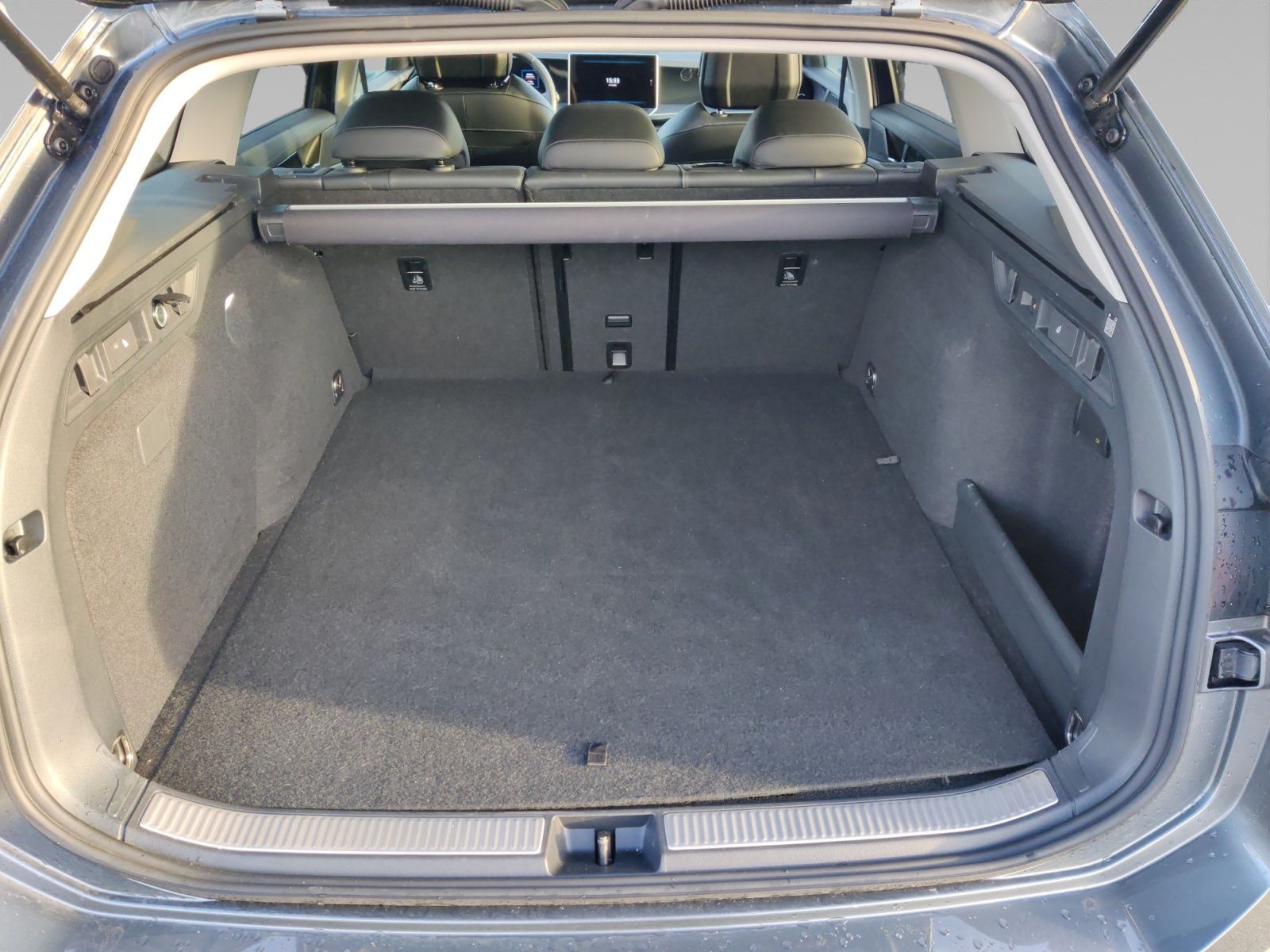 Volkswagen Passat Variant 1.5 TSI eHybrid Business AHK HUD foto 15