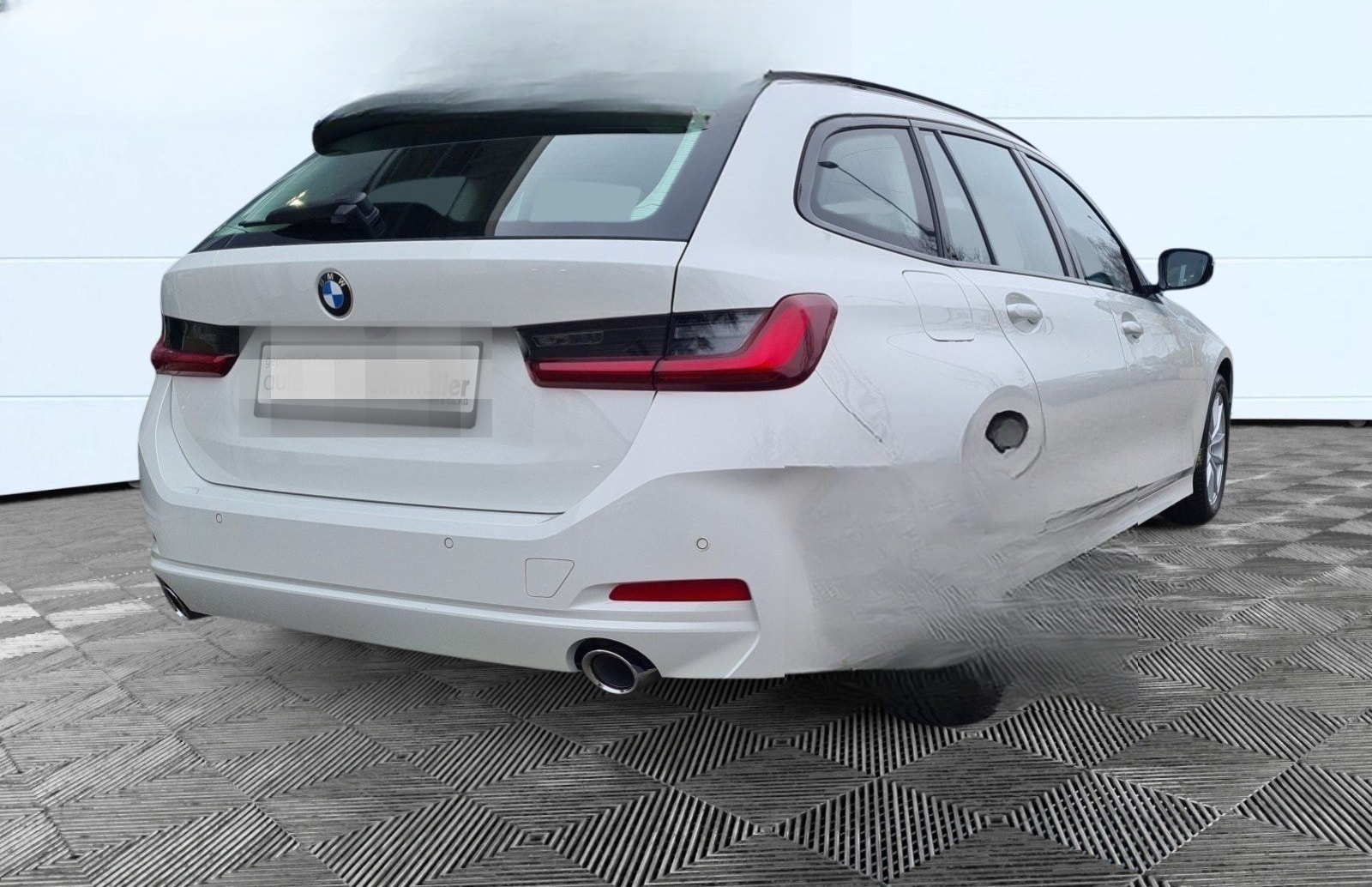 BMW 318d Touring foto 2