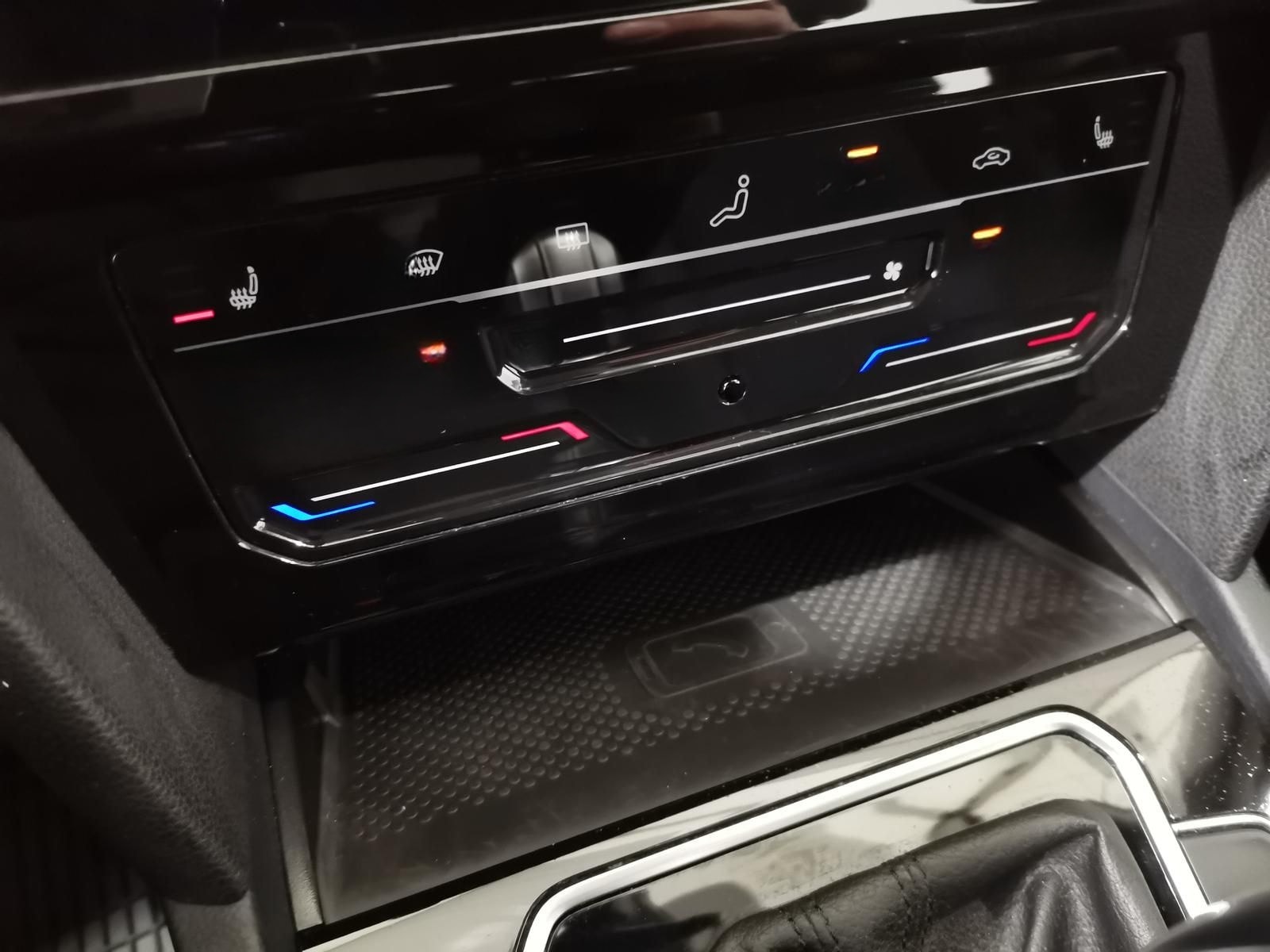 Volkswagen Passat Variant 1.4 TSI DSG GTE LED|Navi|ACC|Mass foto 13