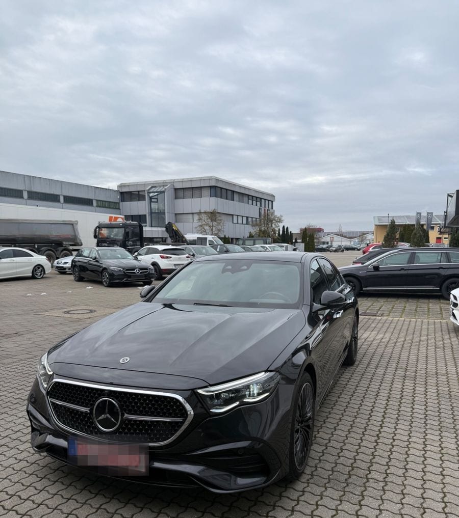 Mercedes-Benz E 220d AMG Line Premium Plus 2025