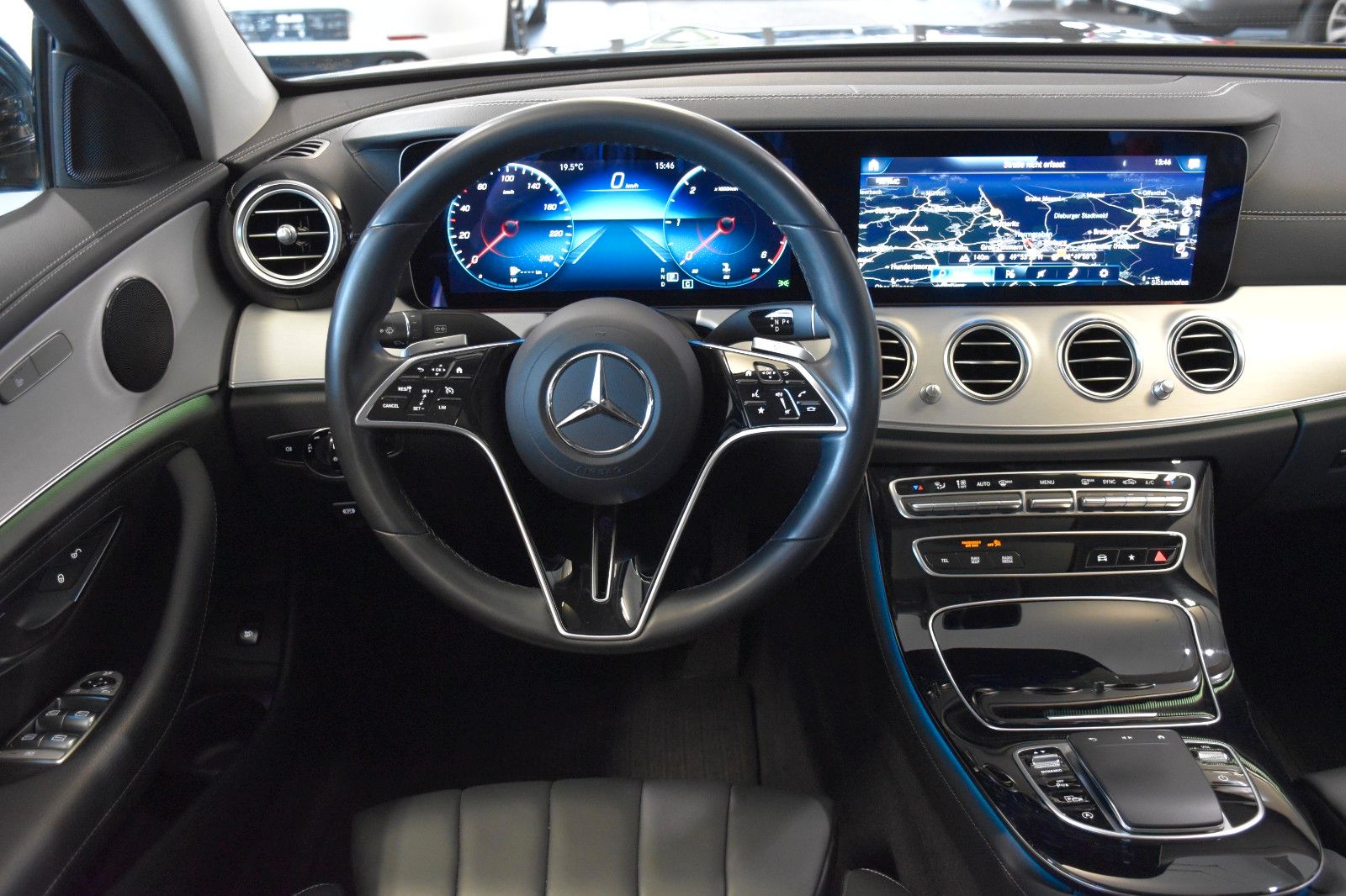 Mercedes-Benz E 220 D 9G EXCLUSIVE"LEDER"360°-KAMERA"ESD"AHK" foto 16