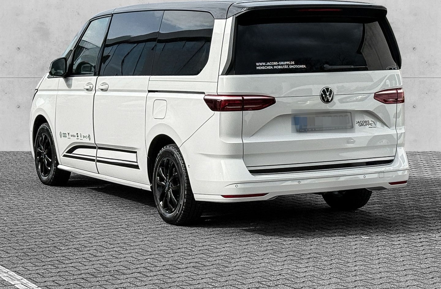 Volkswagen T7 Multivan 2.0 TDI Edition lang AHK/Matrix/Pano foto 4