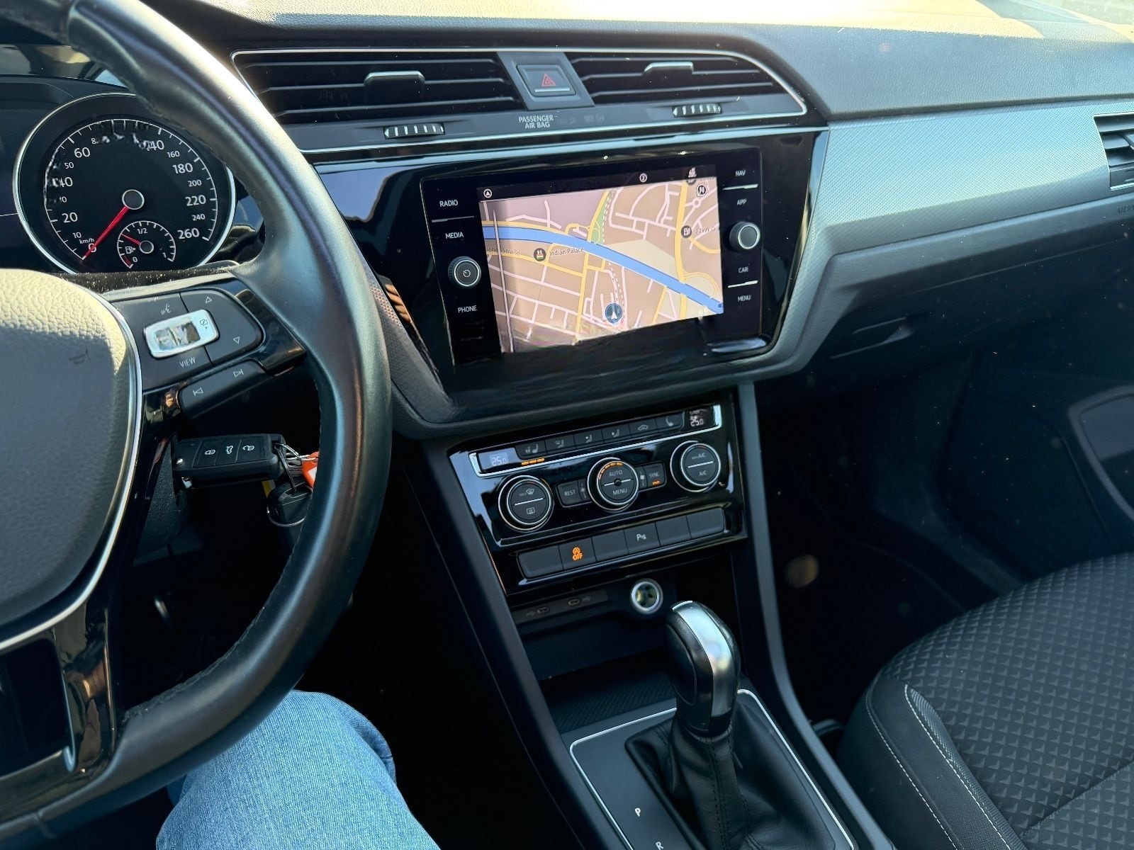 Volkswagen Touran 2.0 TDI*DSG*PANO*NAVI*LED*KAMERA*AHK*ACC* foto 10