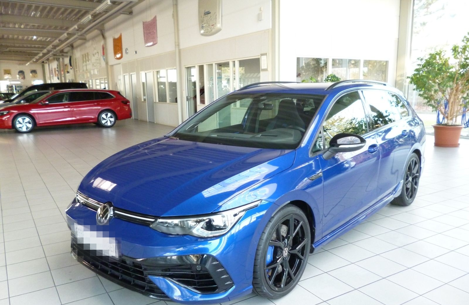 Volkswagen Golf VIII Variant R 4M 2,0 TSI/DSG*BLACK STYLE*M foto 2