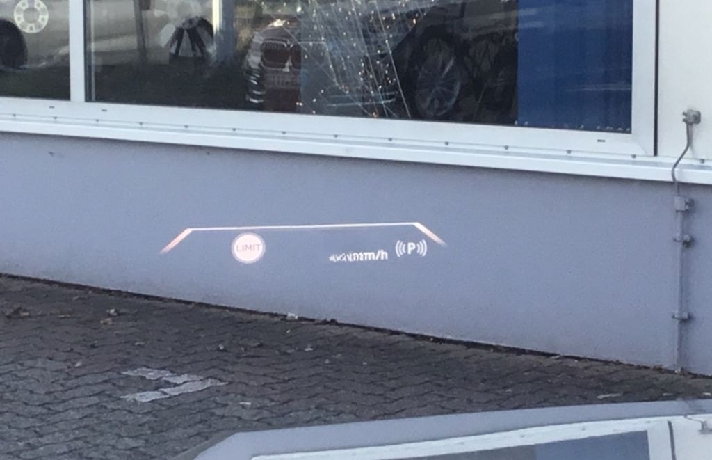 BMW X1 sD18i M-Sport 19'' AHK HUD Drive+ Park Ass AH foto 16