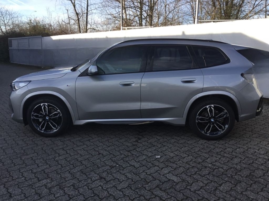 BMW X1 sD18i M-Sport 19'' AHK HUD Drive+ Park Ass AH foto 3