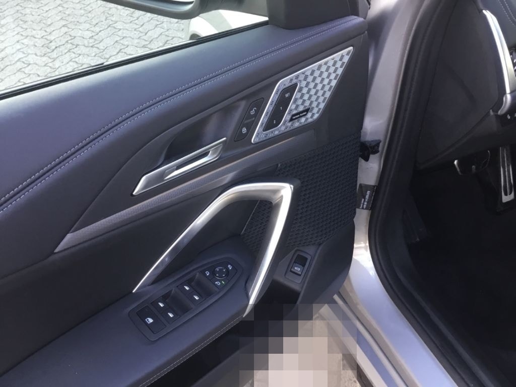 BMW X1 sD18i M-Sport 19'' AHK HUD Drive+ Park Ass AH foto 6