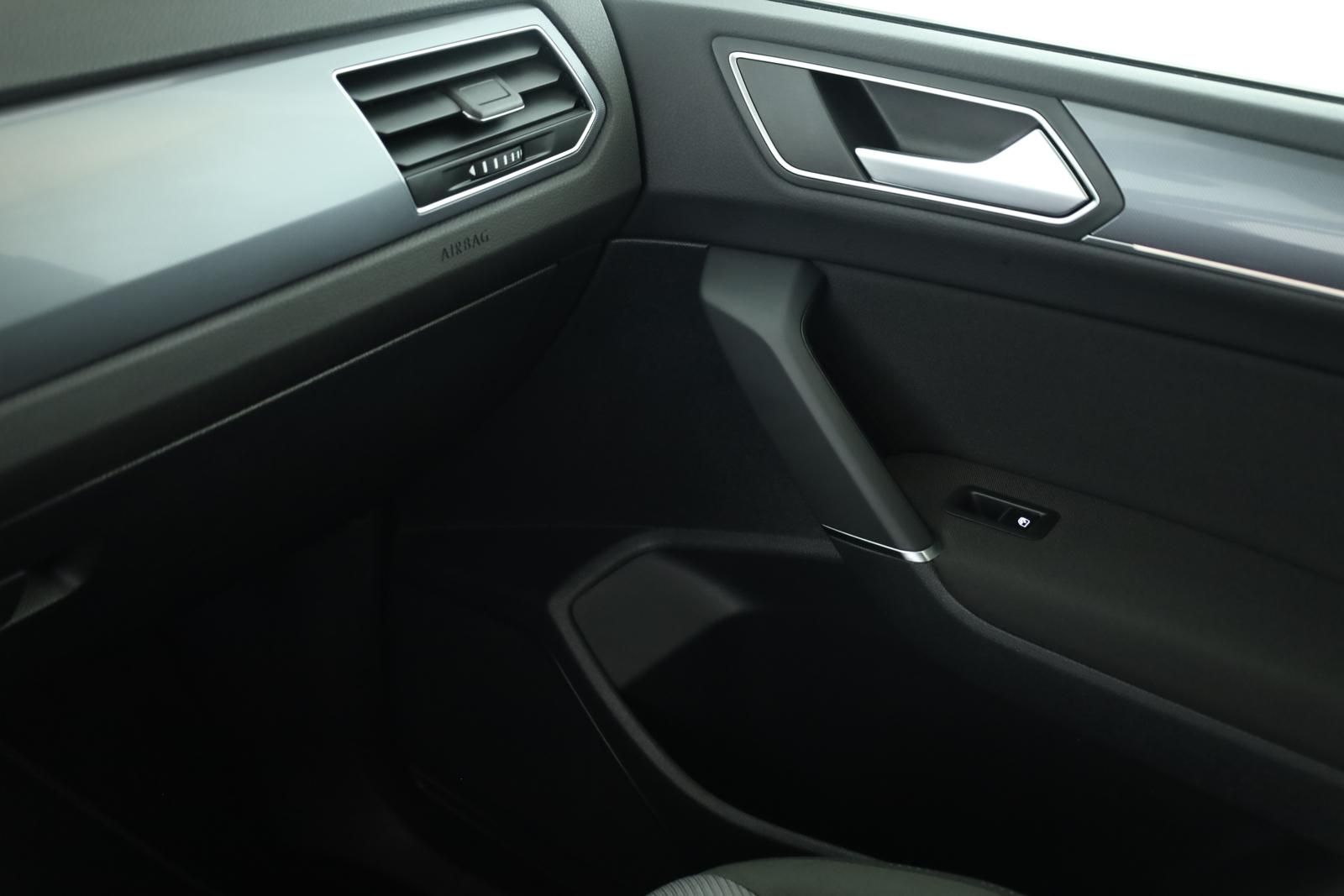 Volkswagen Touran 2.0 TDI DSG Highline R-Line 7 Pano 18 AHK foto 15