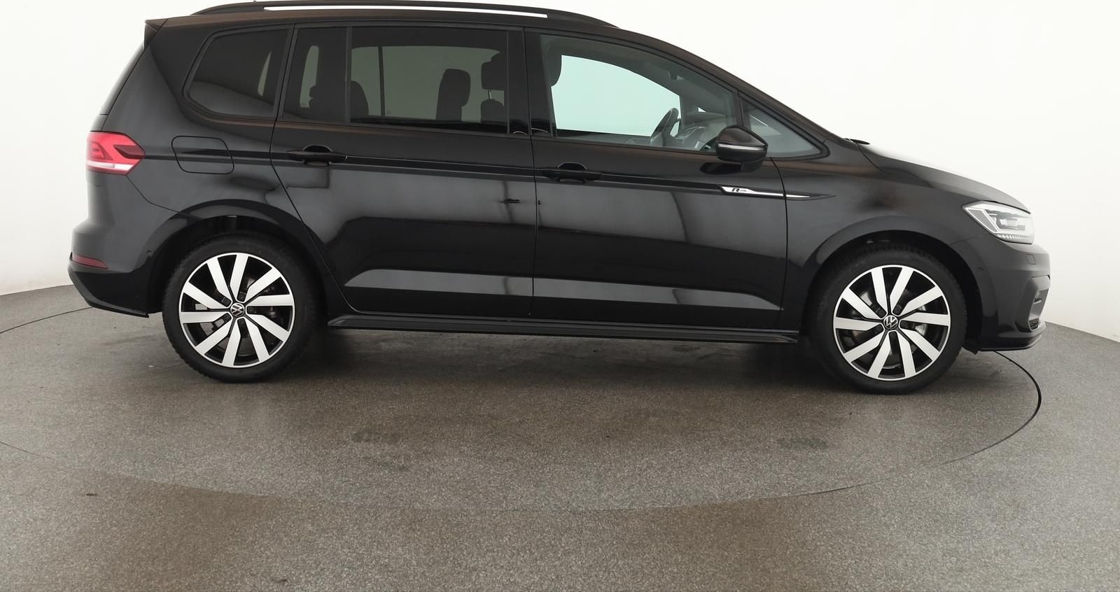 Volkswagen Touran 2.0 TDI DSG Highline R-Line 7 Pano 18 AHK foto 6