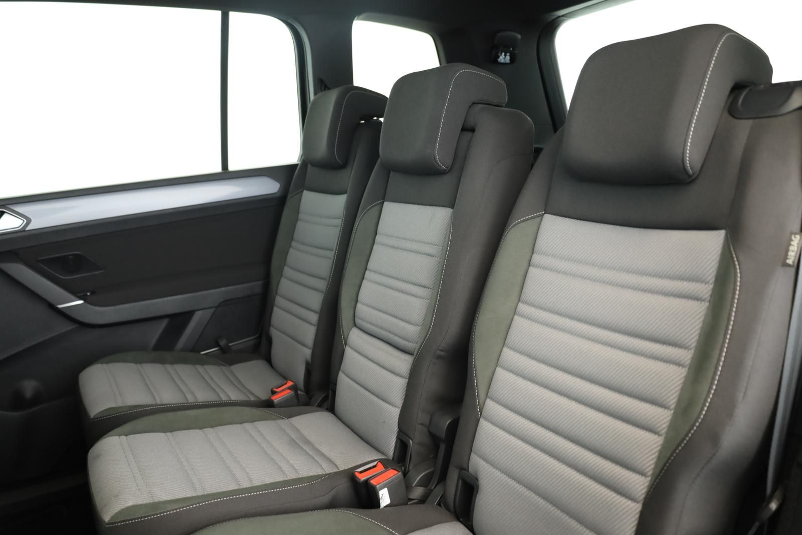 Volkswagen Touran 2.0 TDI DSG Highline R-Line 7 Pano 18 AHK foto 7