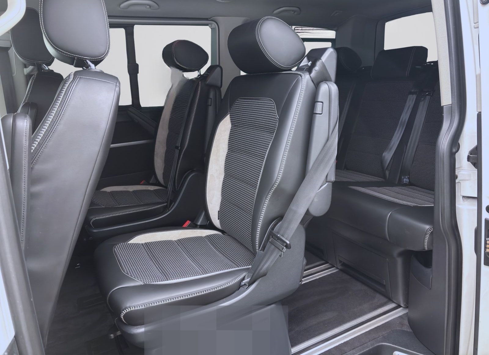 Volkswagen T6 Multivan 2.0 TDI DSG PANAMERICANA STANDHZG NA foto 14