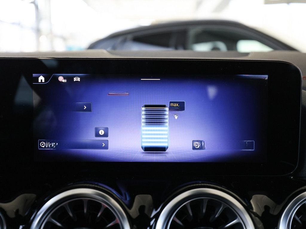 Mercedes-Benz EQA 300 4M AMG Sport Advanced LED Navi Kamera Sp foto 14