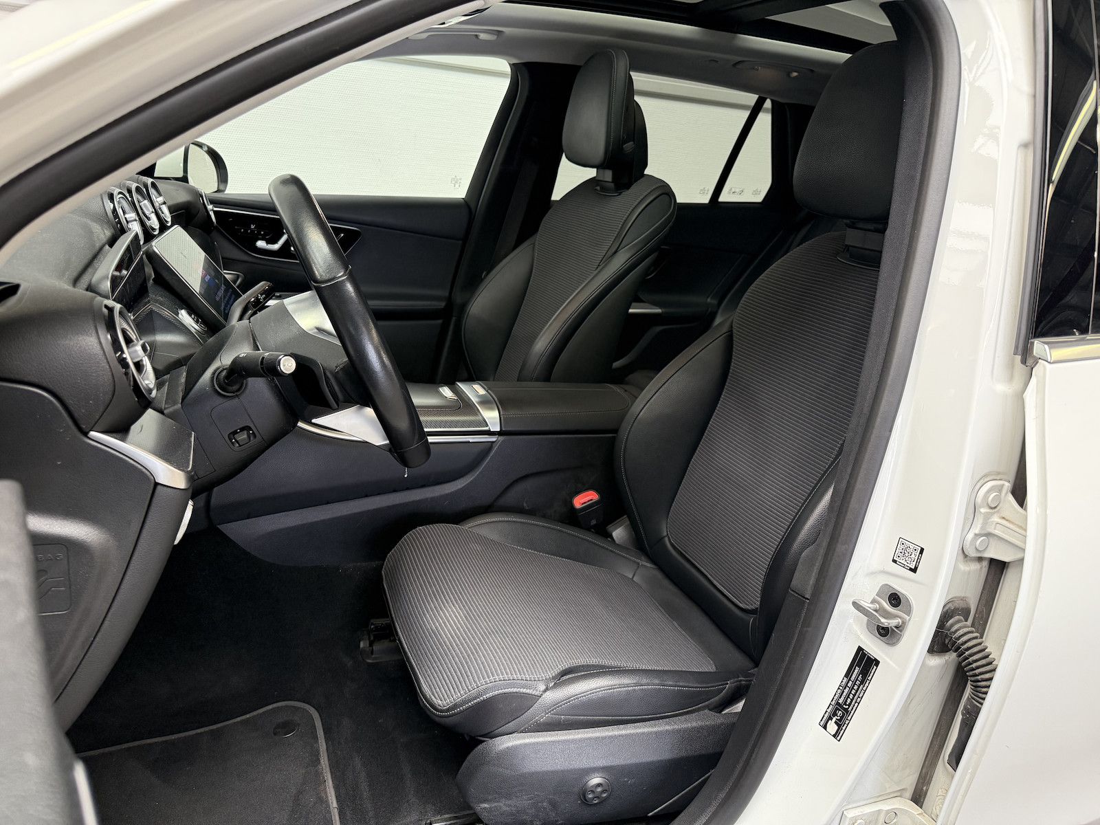 Mercedes-Benz GLC 220 d 4M /PANO/DIGITAL/T-LEDER/BURM./AHK/Dis foto 4