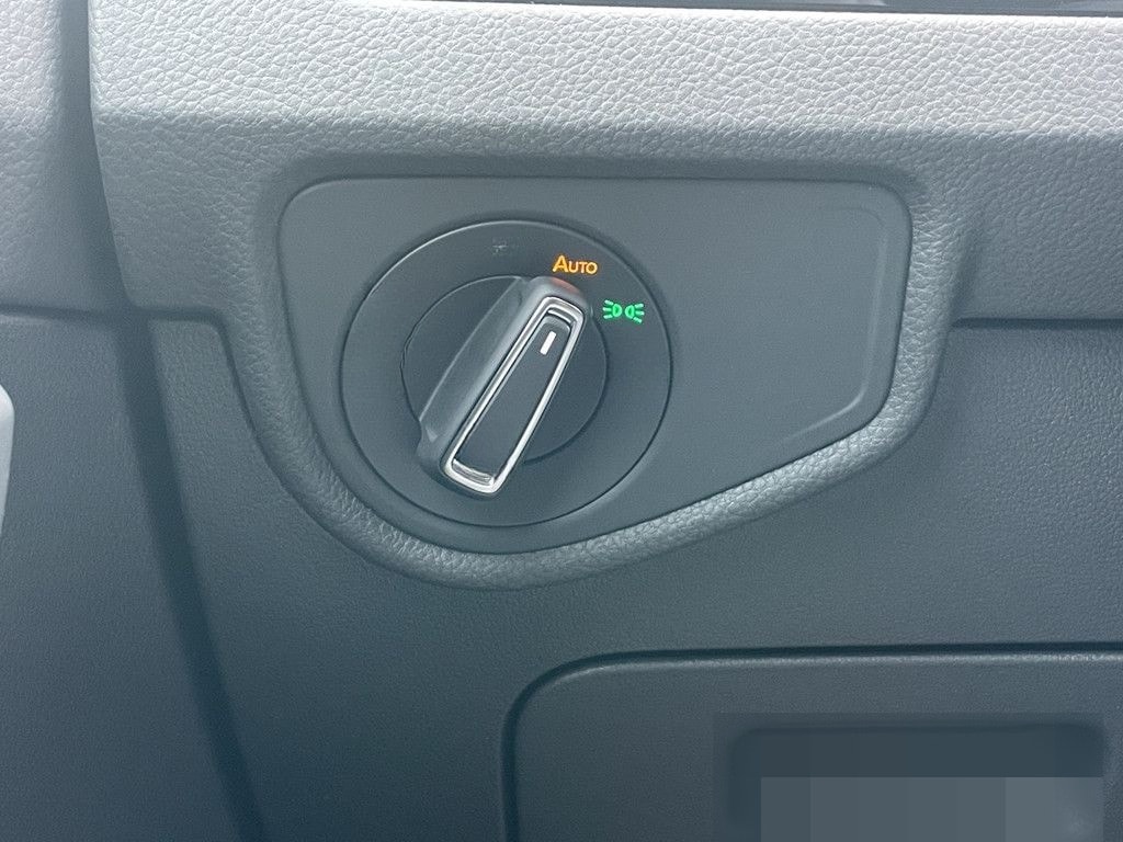 Volkswagen Touran 1.5 TSI Highline DSG+LED+CLIMAT+APP+NAV foto 17