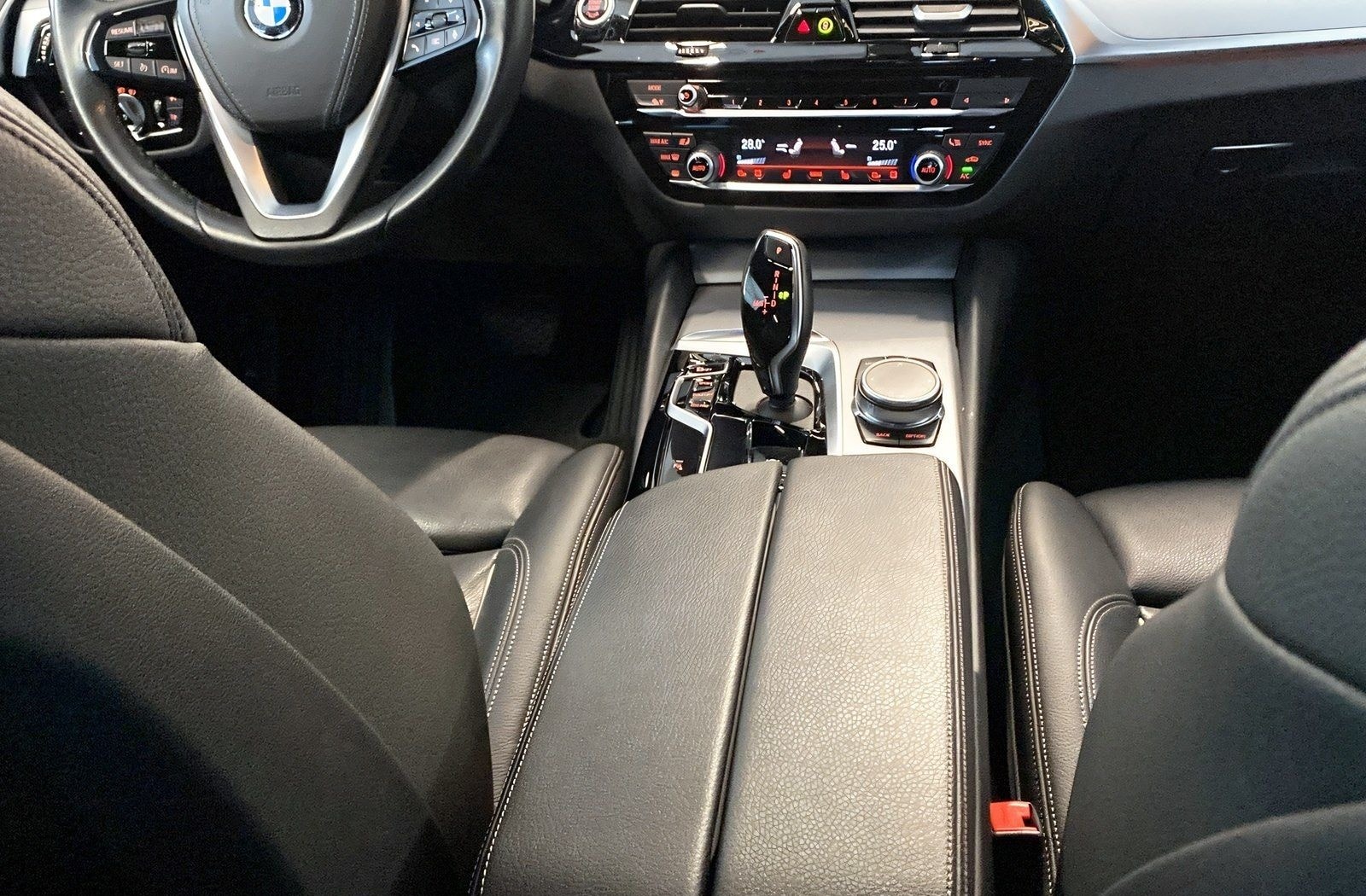 BMW 530d Touring LiveCockpitProf Head-Up Kamera foto 13