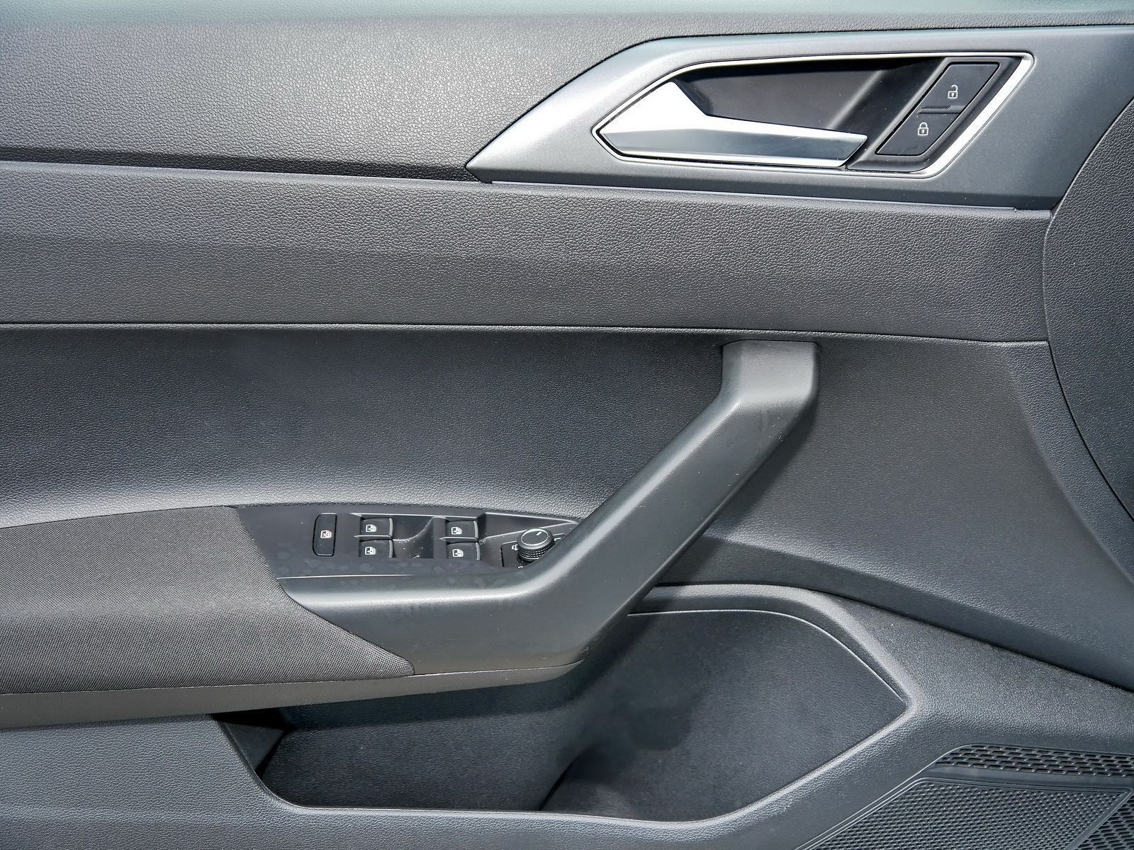 Volkswagen Taigo 1.0TSI R-Line Black Climatr Cam Navi Pano foto 13