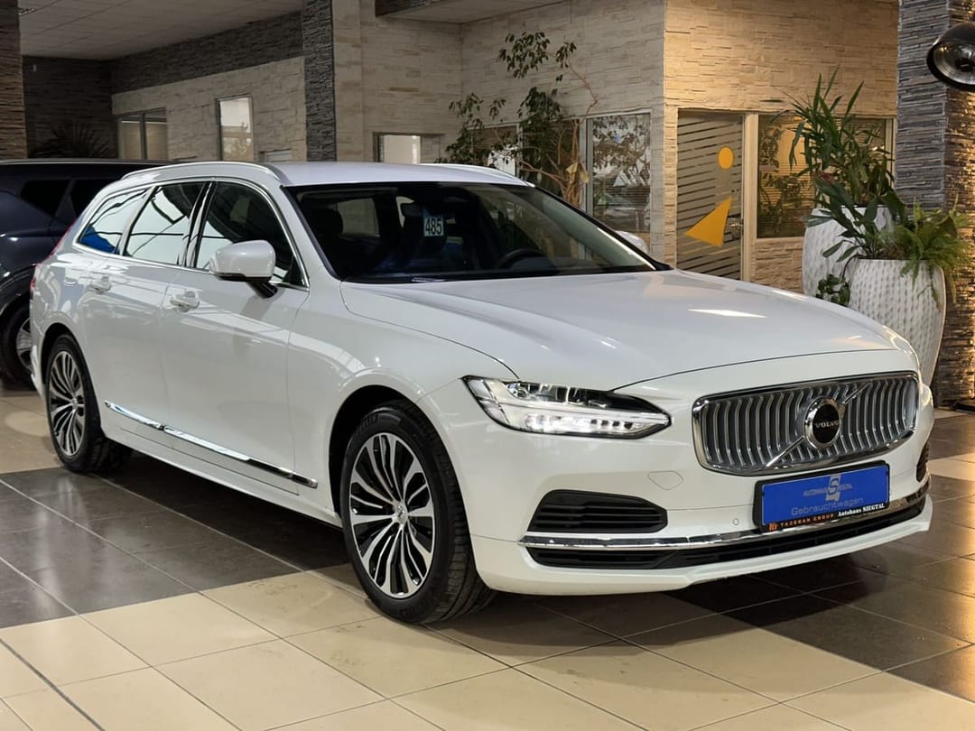 Volvo V90 Core Recharge Hybrid AWD 2024